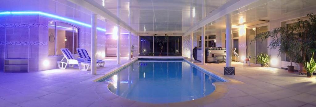 Au Charme Du Lac Piscine & Spa 2 Forges-les-Eaux Εξωτερικό φωτογραφία