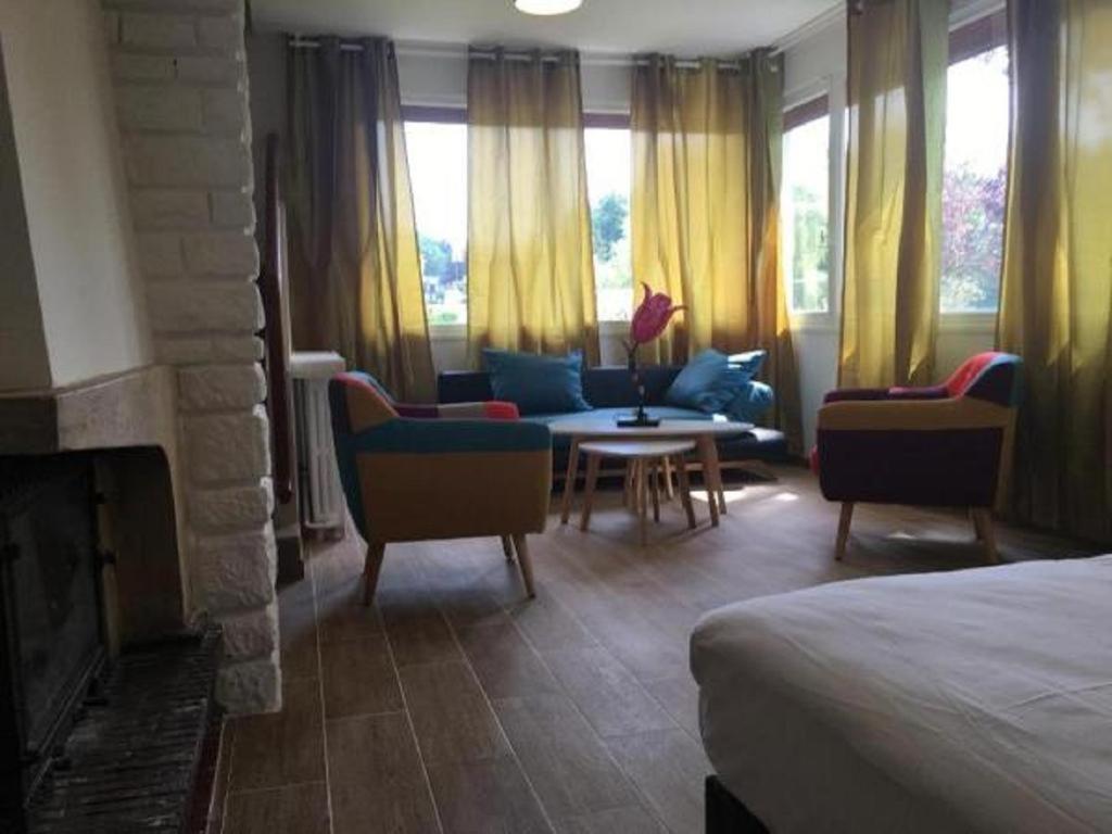 Au Charme Du Lac Piscine & Spa 2 Forges-les-Eaux Εξωτερικό φωτογραφία